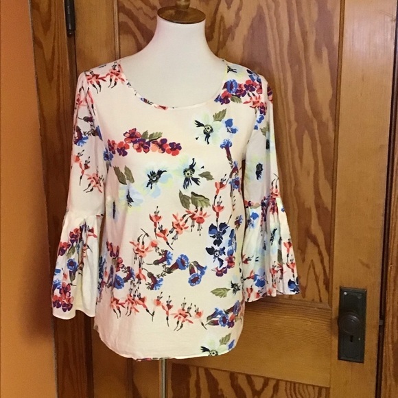 3 for 20 $ bundle Jane & Delancey Bright Floral Bell Sleeve Blouse - Picture 15 of 16